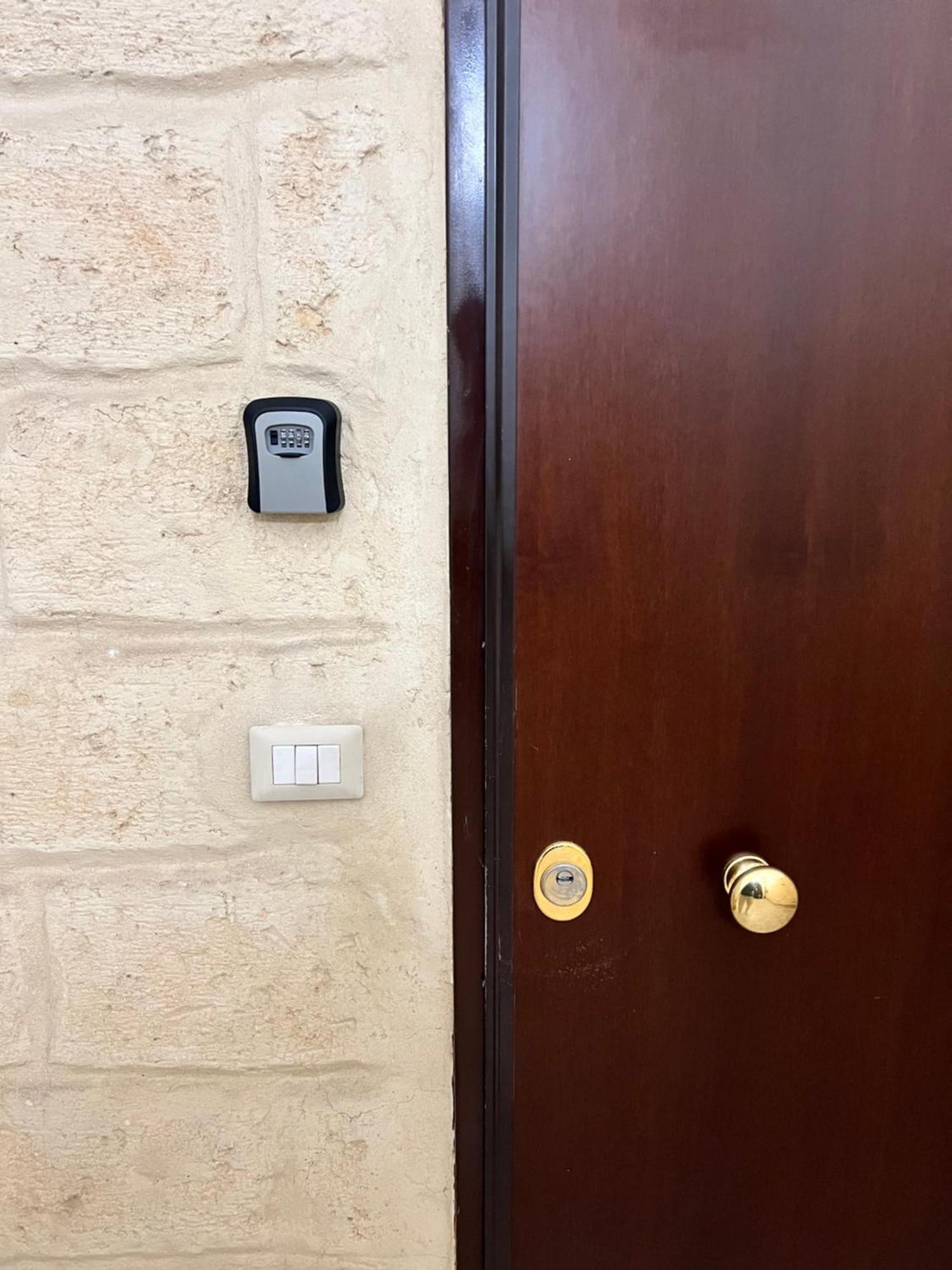 Piazzetta 42 Holiday Room Trani Bagian luar foto